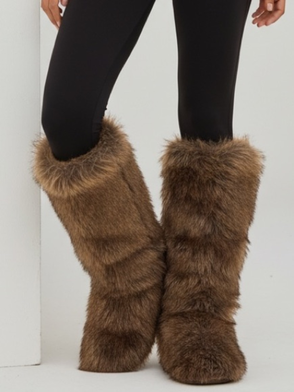 Cozy Faux-Fur Women's Boots in Brown